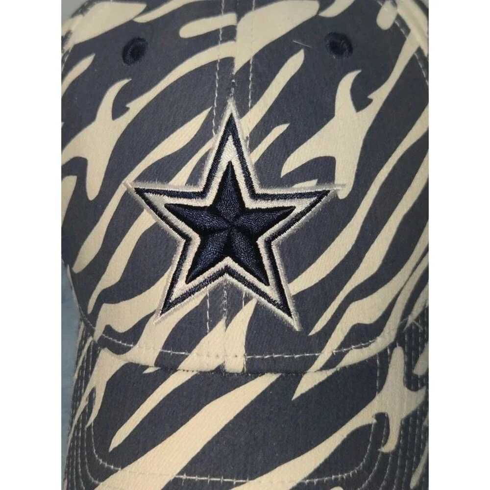 Dallas Cowboys Reebok Zebra Stripe Stretch Hat (BR)